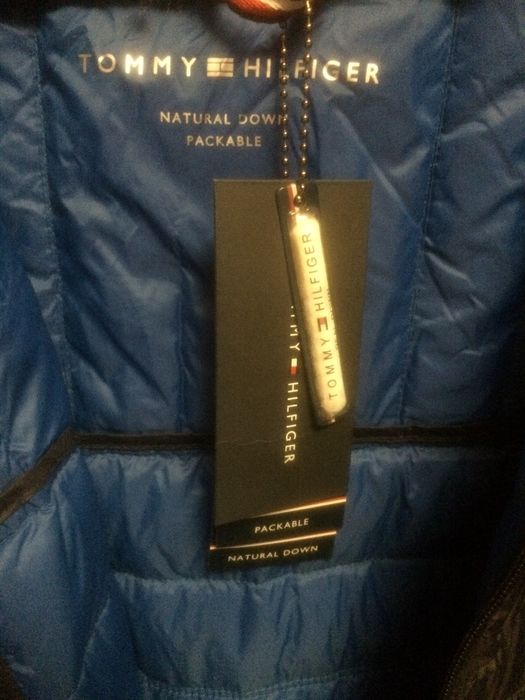 Продавам яке Tommy Hilfiger XL LT
