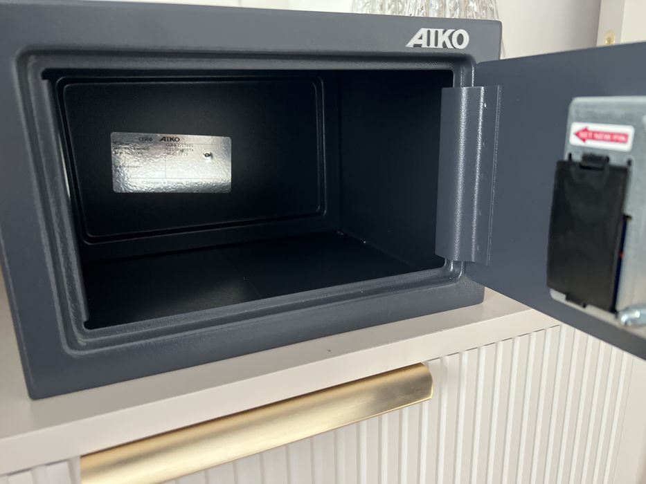 Продам сейф как новый