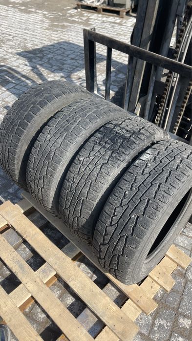 Nokian 235/65/17
