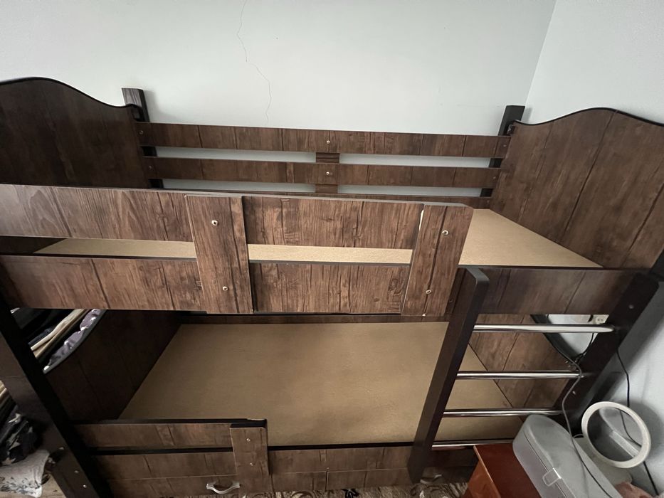 Kravat 2 etajli sotiladi xolati yaxshi