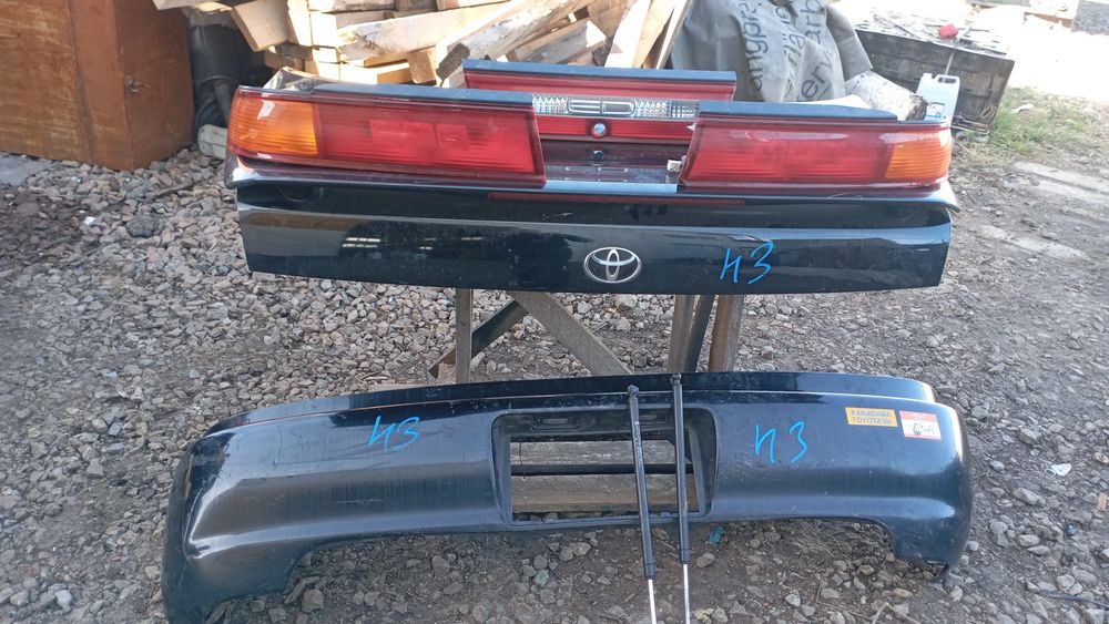 Продам бампер тойота карина ед