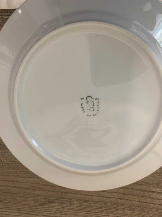 Чинии и плата порцеланови и стъклени от соца