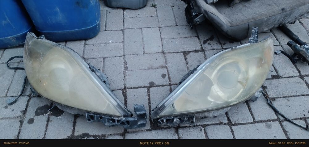 Мазда 5 передний фары оригинал