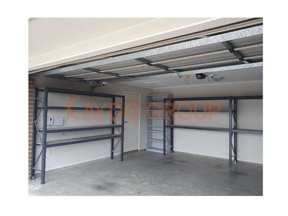 Налични Стелажи за склад и магазин, ръчна обработка, сив цвят