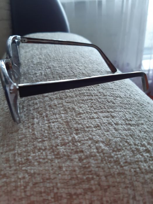 Продаю  солнцезащитные очки