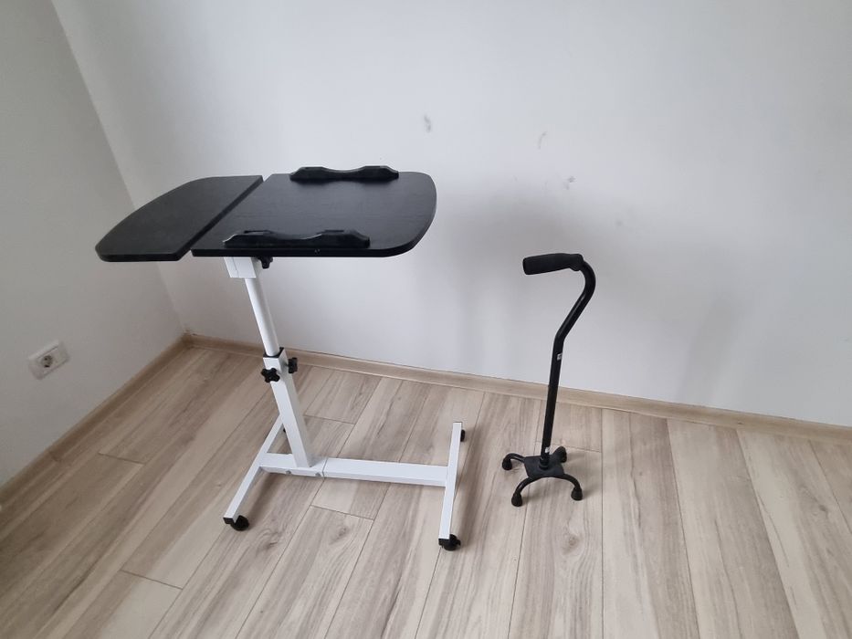 Cadru de mers, scaun cu wc, masuta batrani, carut  batrani si carje.