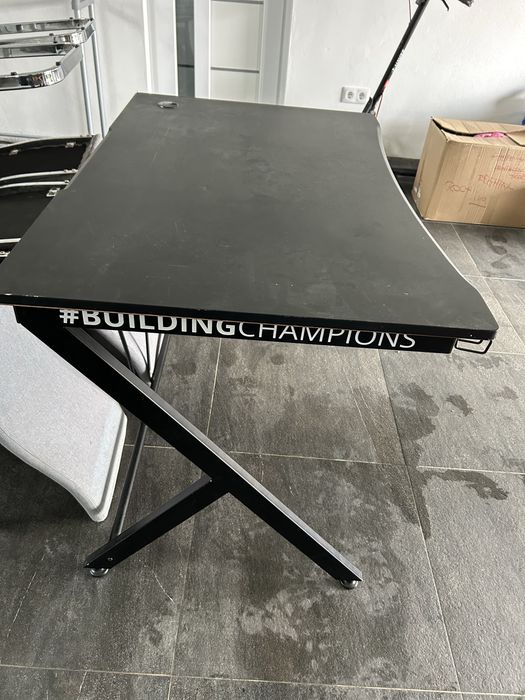 Birou Gaming TRUST GXT711