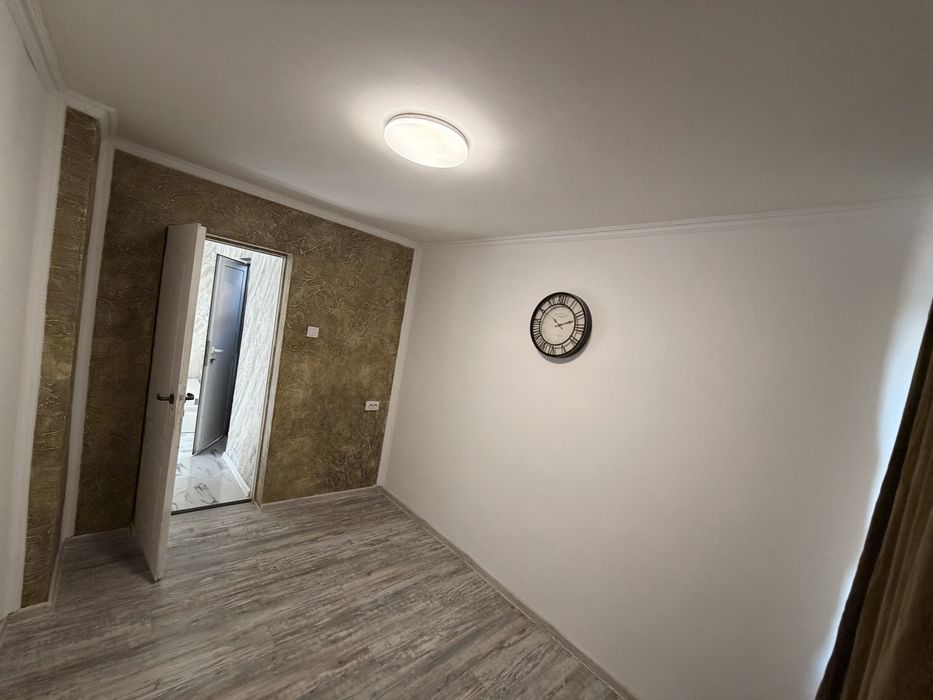 Продава се Къща в Разград, Бели Лом - 533 кв.м за 120 €/кв.м - Снимка #8