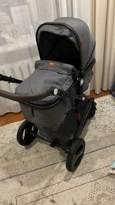 Продам коляску в хорошом состоянии .