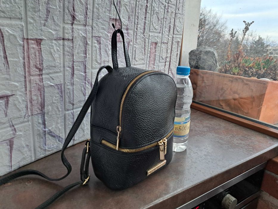 дамска раница,черна кожена,чанта,Antonia Moretti -естествена кожа