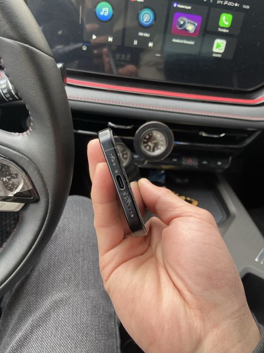 Айфон 16 про срочно продам