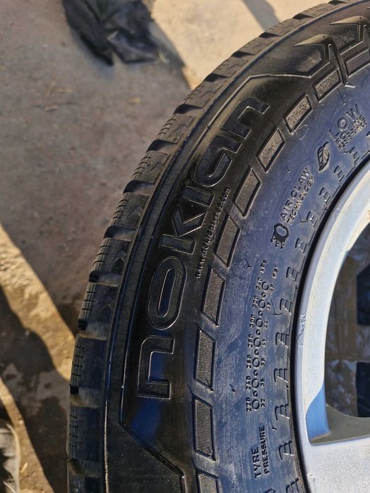 4 Anvelope 225 75 16 Nokian Hakkapellita SUV