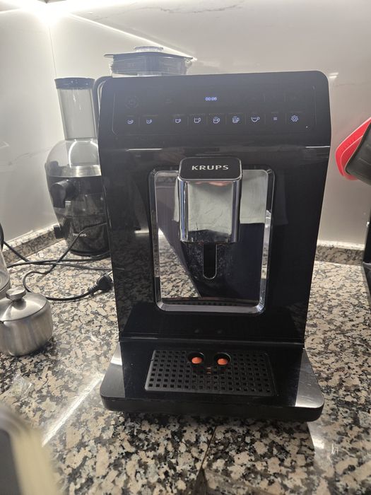 Кафе машина KRUPS Fully Automatic EA89