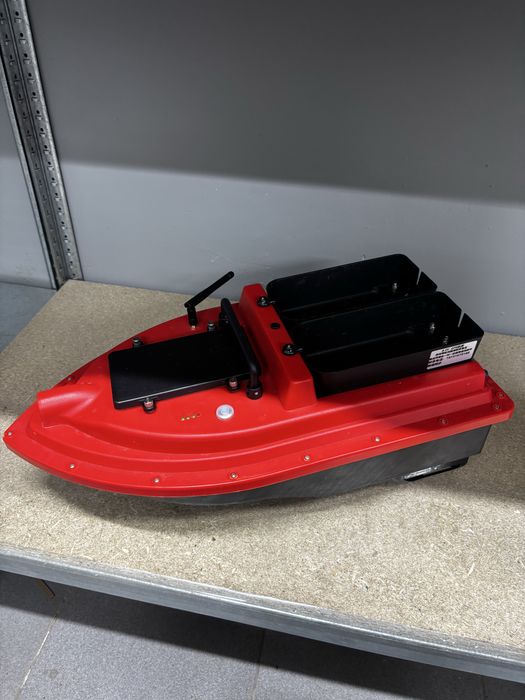 Прикормочный корабль с GPS