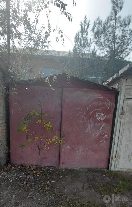 Ґараж в Широтке.
