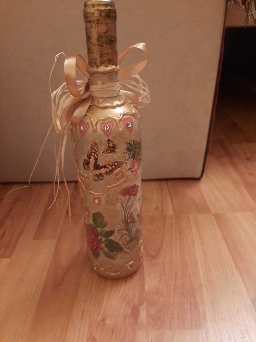 декупаж на бутилка за повод