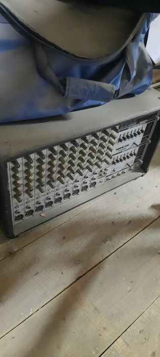 Музыкальный аппаратура бар сатылатын.