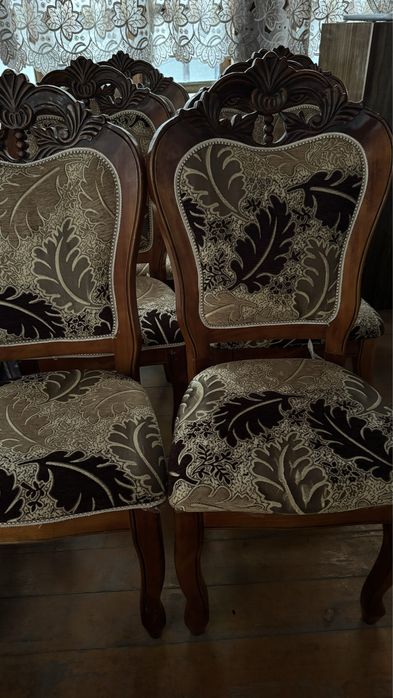 Стулья в хорошом состоянии