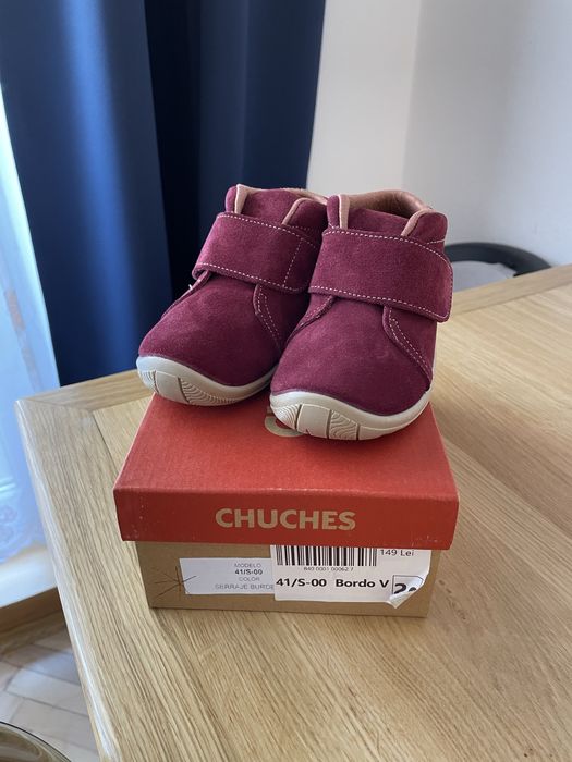 Ghetute Chuches noi marimea 26