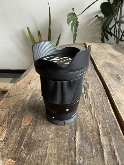 Obiectiv Sigma 16 mm, f1.4, montura sony e + cutie