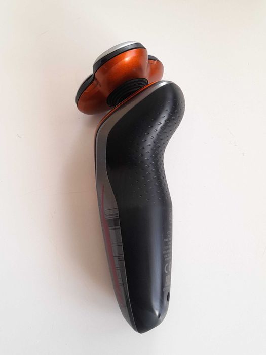 Електрическа самобръсначка Philips SW6700