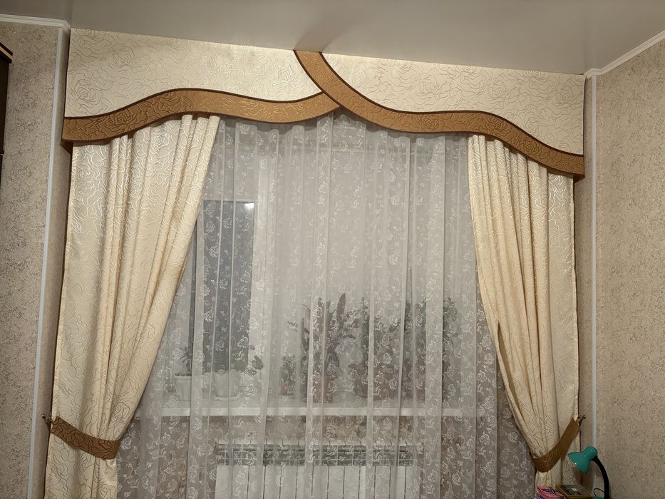 Шторы с тюль и декор карниза б/у
