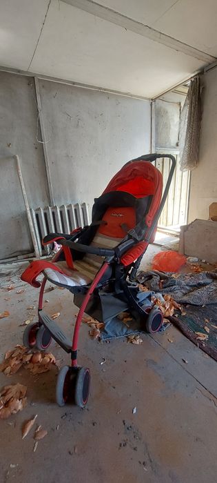 Детская складная коляска