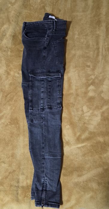 Vând Blugi Zara  Marimea  31
EUR 0 USA31 MEX31 MAE PAKI
EUR 40 USA31 M