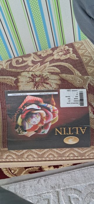 Продам ковёр новый