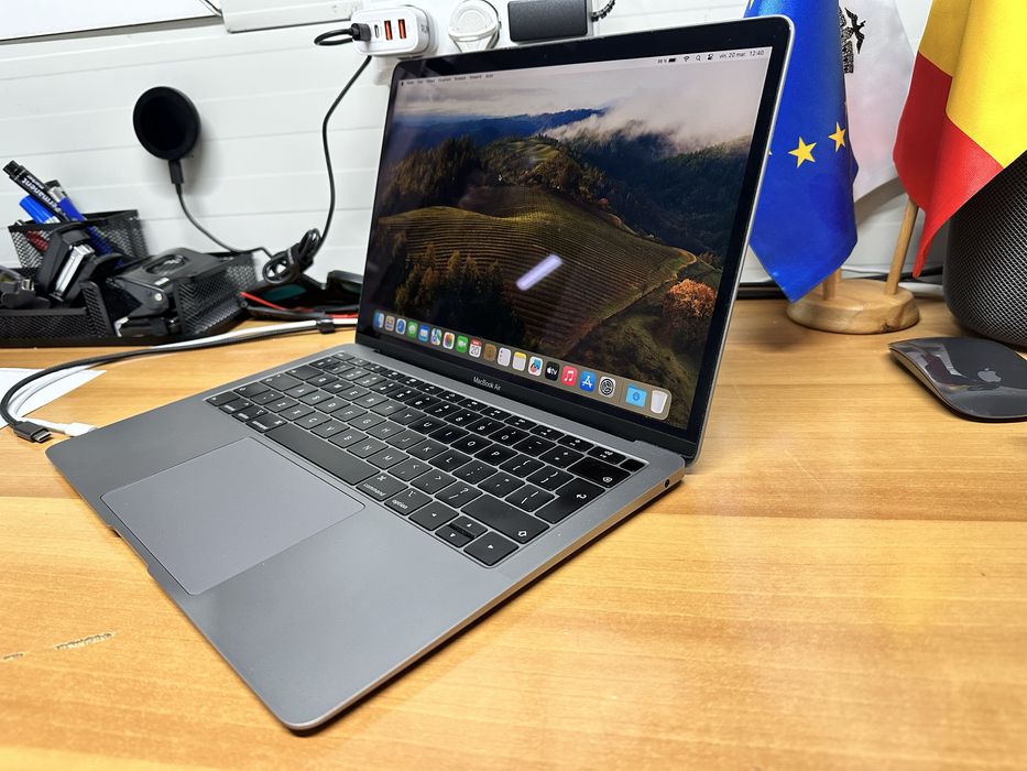 Macbook Air 13”, 2018, i5, 8gb ram, 128 Gb