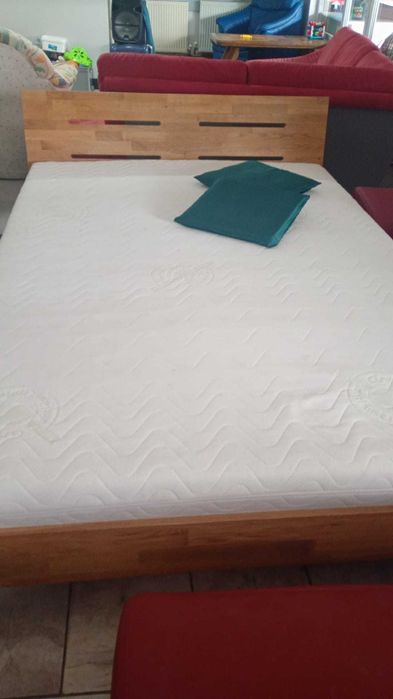 Pat lemn  masiv / 140 x 200 cm