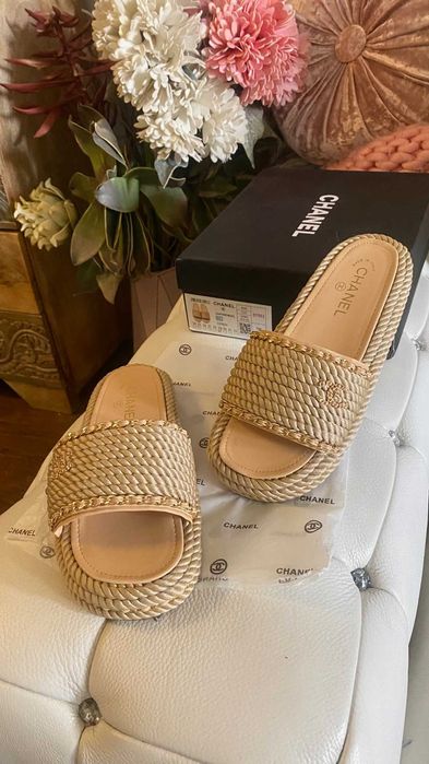 Чехли Шанел*н.39*Chanel braided slippers