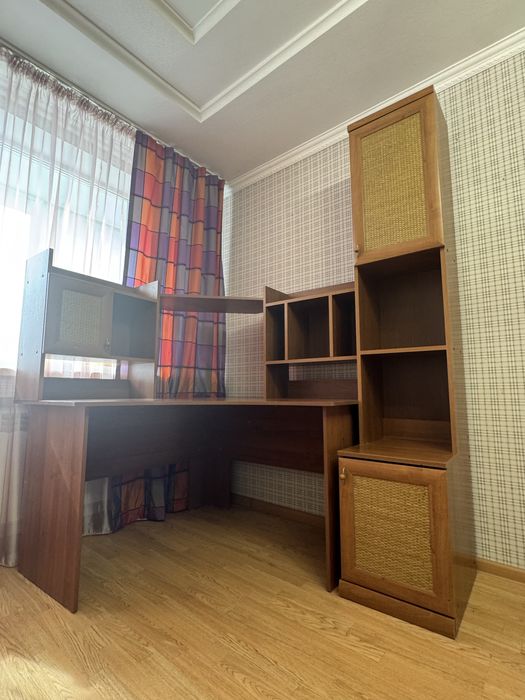 Продается Стол с шкафом