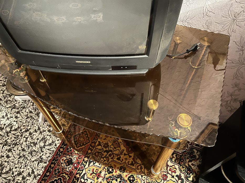 Продам тумбу под телевизор