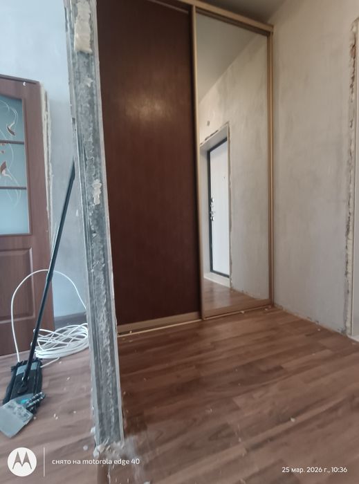 Шкаф-купе, прихожая.