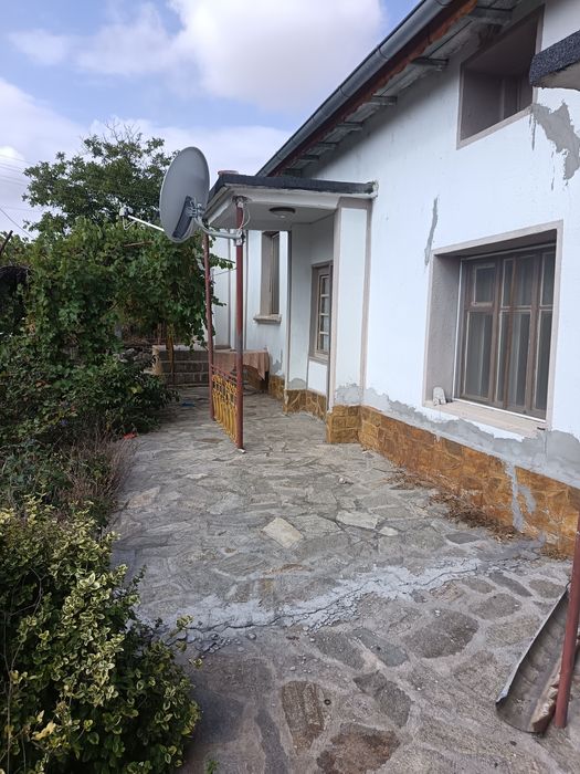Продавам къща в село Гранит