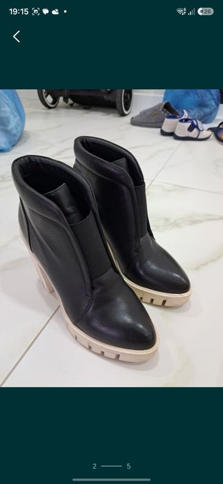 Продам Nursace кроссовки