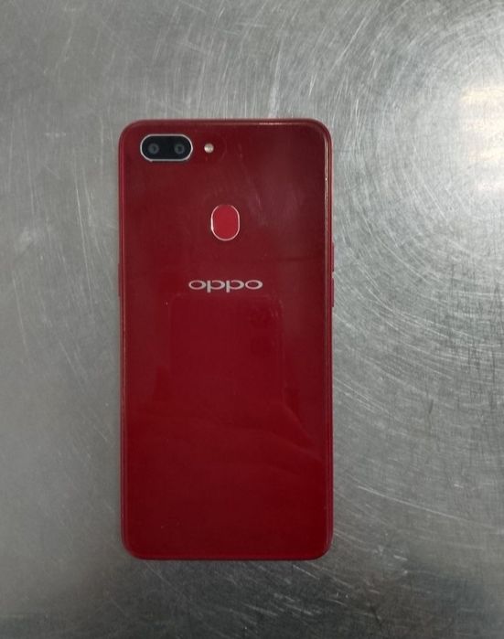 Оппо а 5 в хорошем состояние