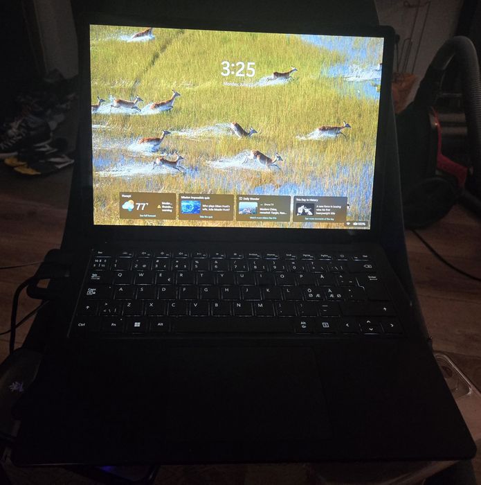Microsoft Surface Touchscreen Laptop AMD Ryzen 5 16gb RAM SSD 256GB