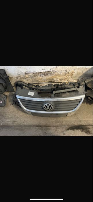 Grila centrala capota vw passat b6