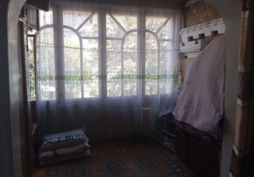 Код 852  Продается 4/3/5 ком квартиру куйлюк массив 6