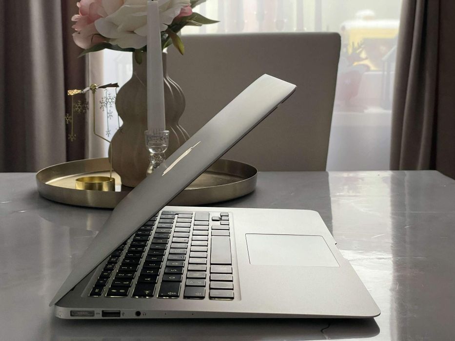 Apple MacBook Air 13" I5, 256Gb SSD,  stare perfecta!