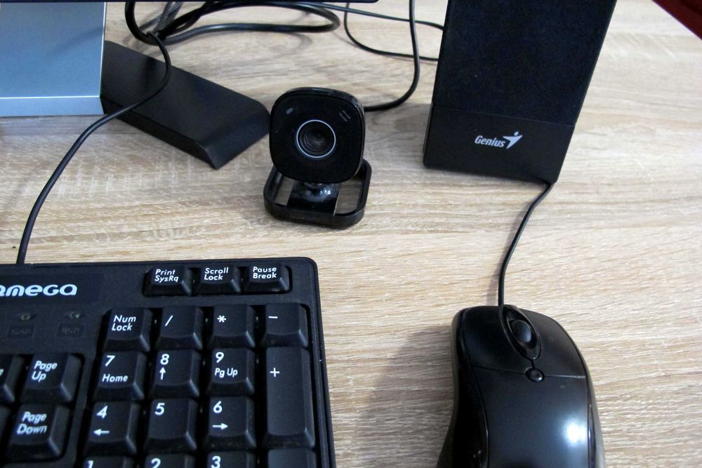 Продавам Компютър с монитор – Комплект