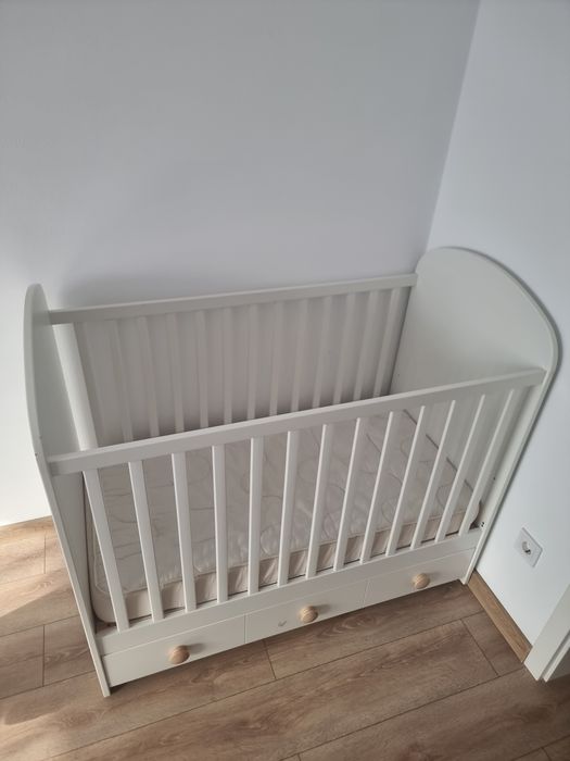 Patut Ikea pentru bebe cu saltea si sertar