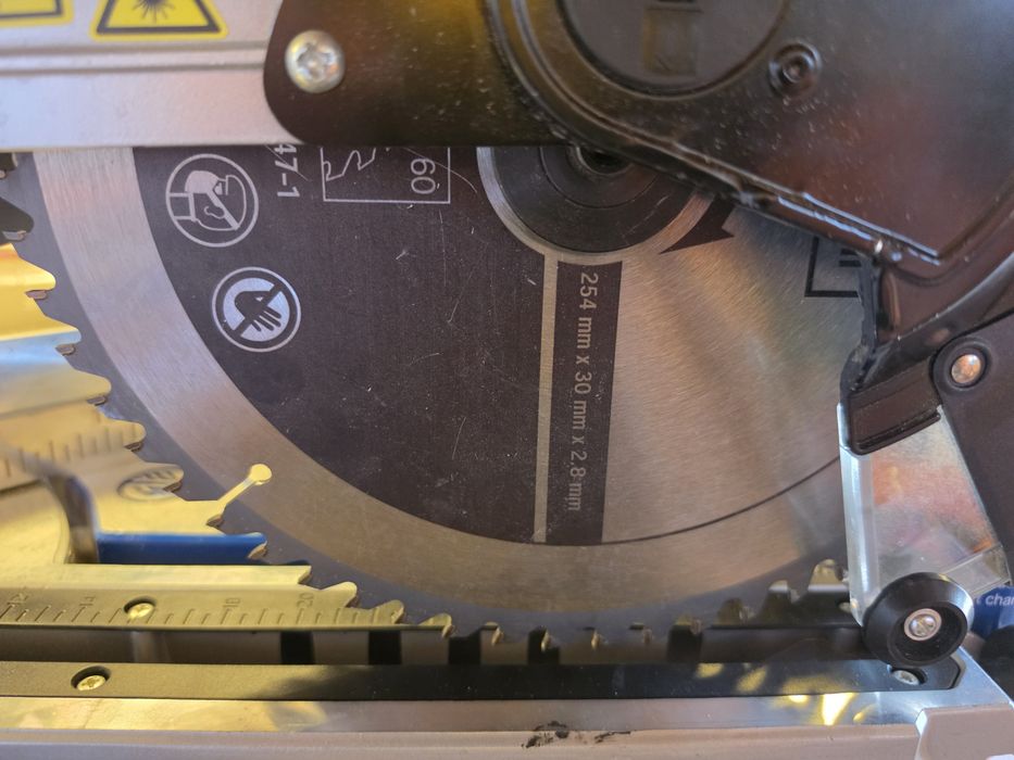 Потапящ циркуляр с изтегляне 2200W, 254мм Scheppach HM254SPX