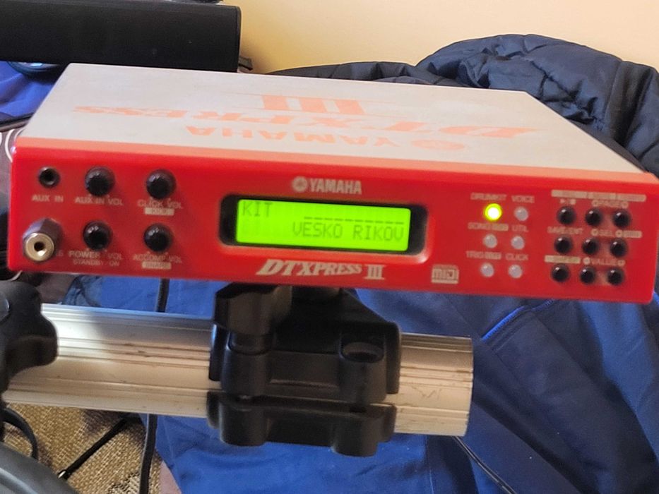 Yamaha DTXPRESS 3 барабани
