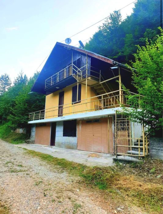 Продава се Къща в с. Чифлик, Област Ловеч - 200 кв.м за 315 €/кв.м - Снимка #1