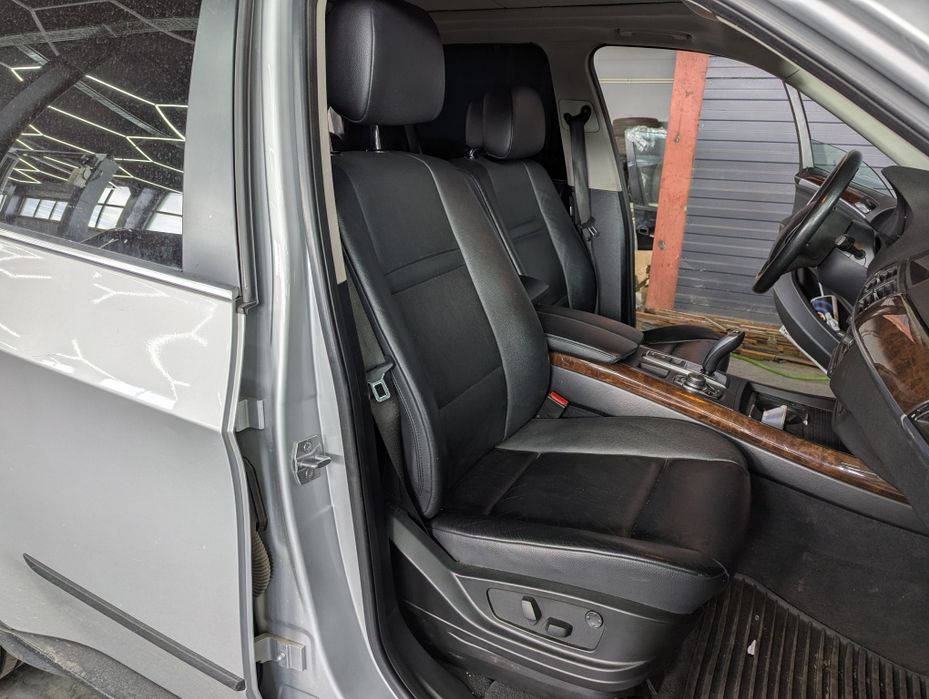 Передние сиденья BMW X5 E70 рестайлинг