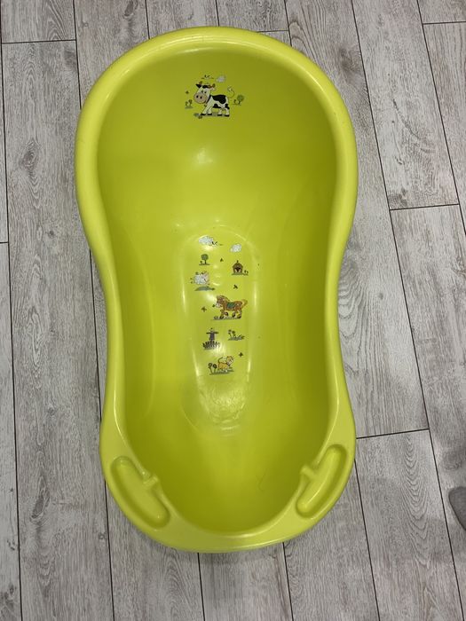 Продам игрушки и ванночку