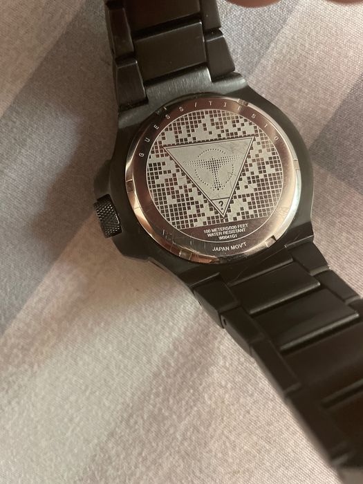 Часы GUESS 100m330FT